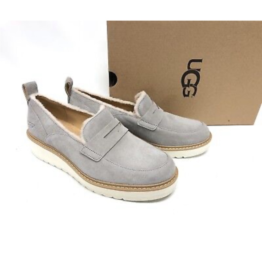 UGG women loafer